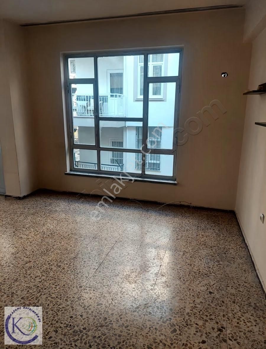 Palmiye Mahallesi'nde Kiralık 3+1 Daire - Görsel 2