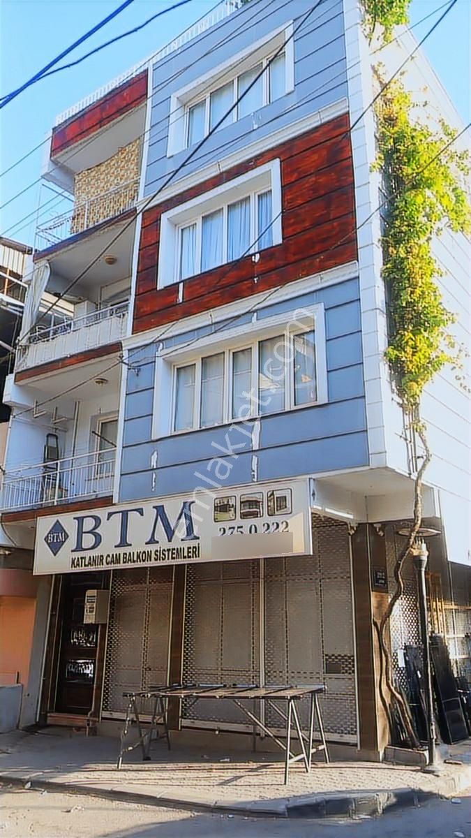 Fiyat Düştü!!!buca Kozagaçta Satılık Arakat Daire