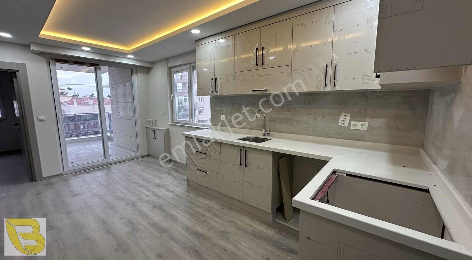 Antalya Döşemealtı Bahçeyaka Mah. Cadde Üzerinde Dubleks