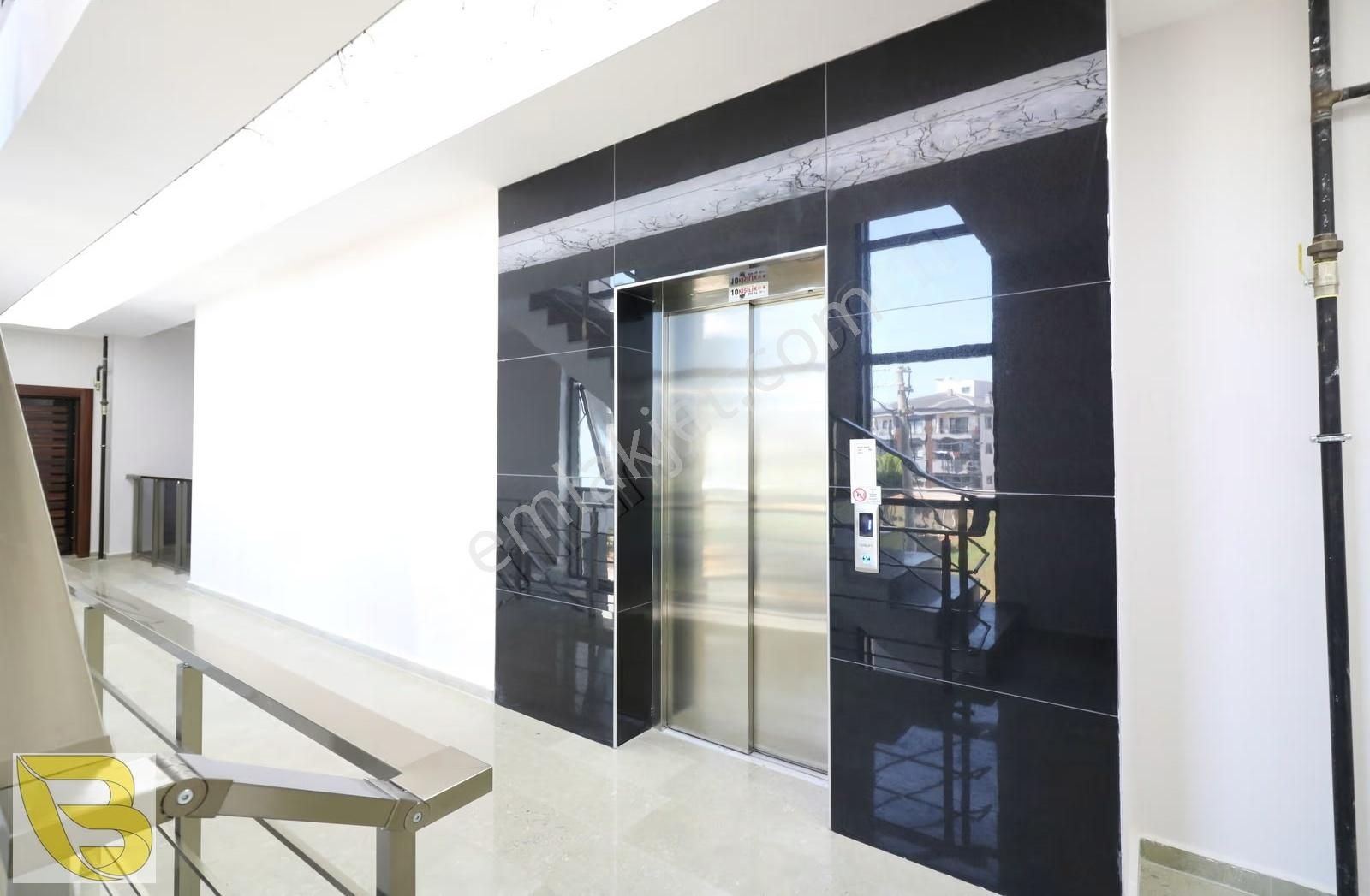 Bahçeyaka'da Havuzlu Lüx Apartman'da Satılık 3+1 Daire - Görsel 18