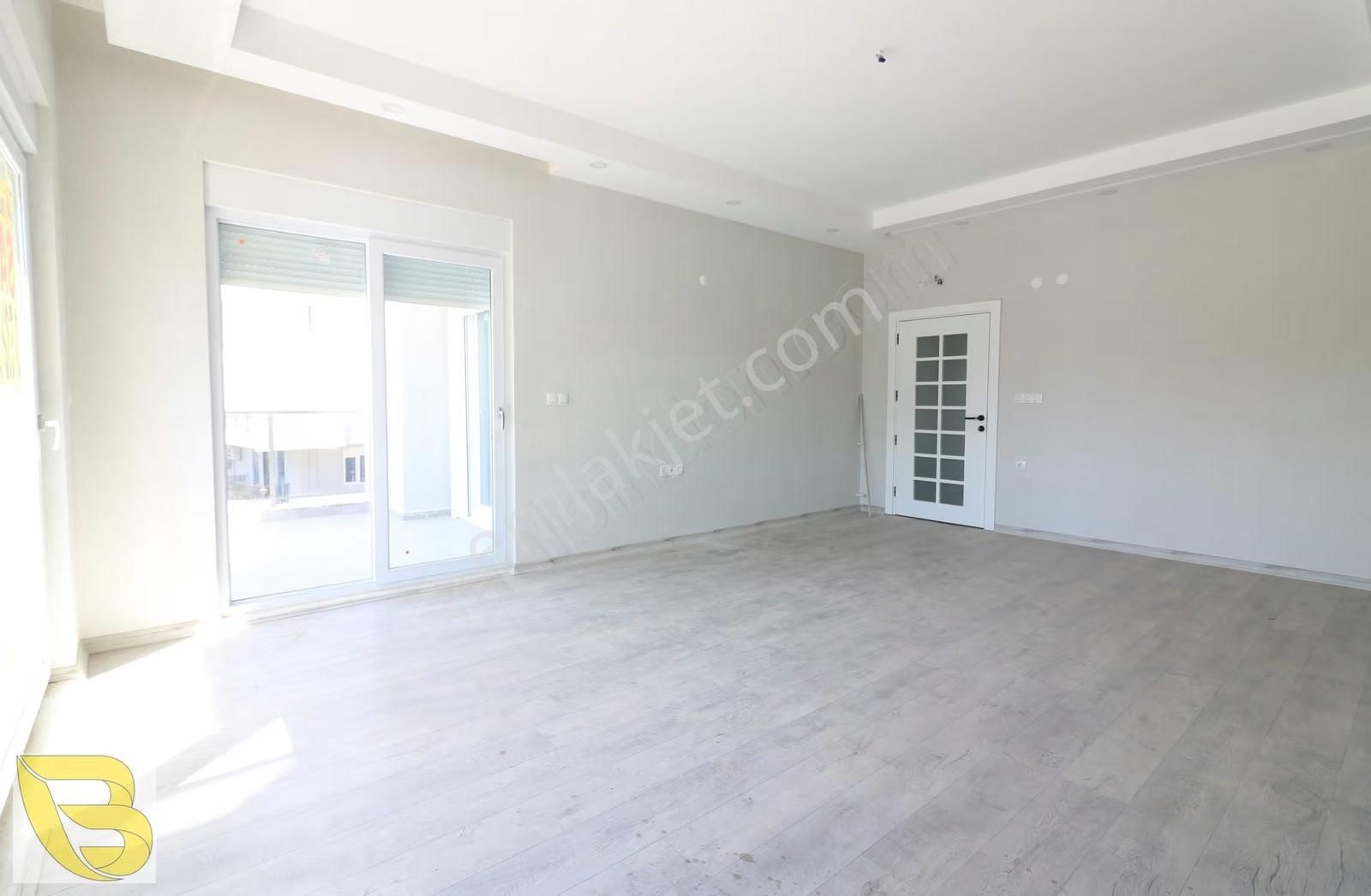 Bahçeyaka'da Havuzlu Lüx Apartman'da Satılık 3+1 Daire - Görsel 8