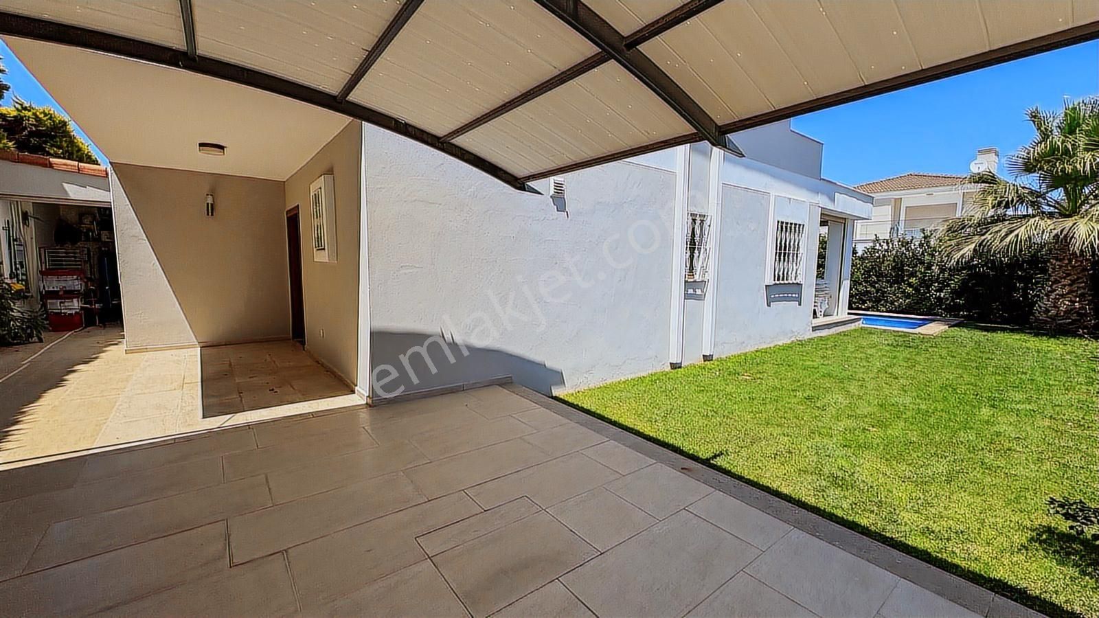 Alaçatı`da 350 M2 Arsa İçinde Havuzlu Tam Müstakil Villa | Tekce - Görsel 17