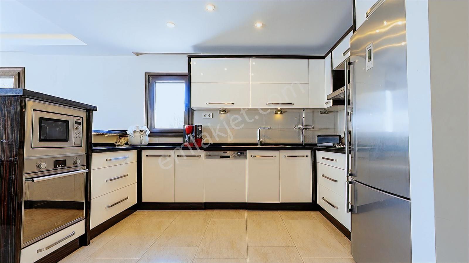 Alaçatı`da 350 M2 Arsa İçinde Havuzlu Tam Müstakil Villa | Tekce - Görsel 32