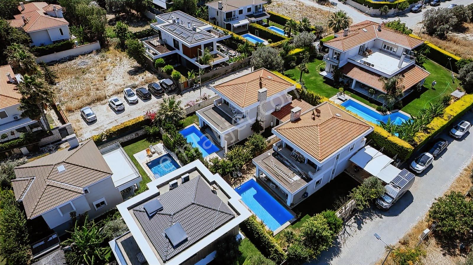 Alaçatı`da 350 M2 Arsa İçinde Havuzlu Tam Müstakil Villa | Tekce - Görsel 16