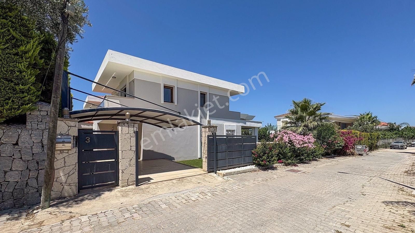 Alaçatı`da 350 M2 Arsa İçinde Havuzlu Tam Müstakil Villa | Tekce - Görsel 15