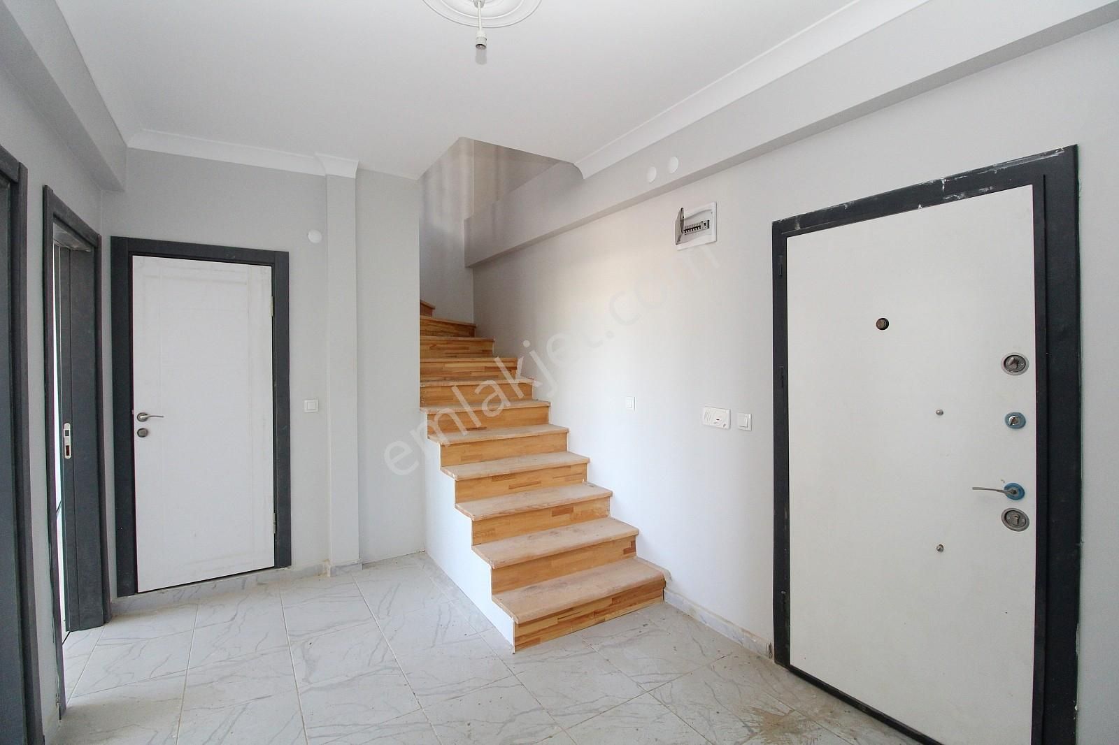 Altınova'da Havuzlu Sitede Oturuma Hazır 4+1 Dubleks | Tekce - Görsel 18