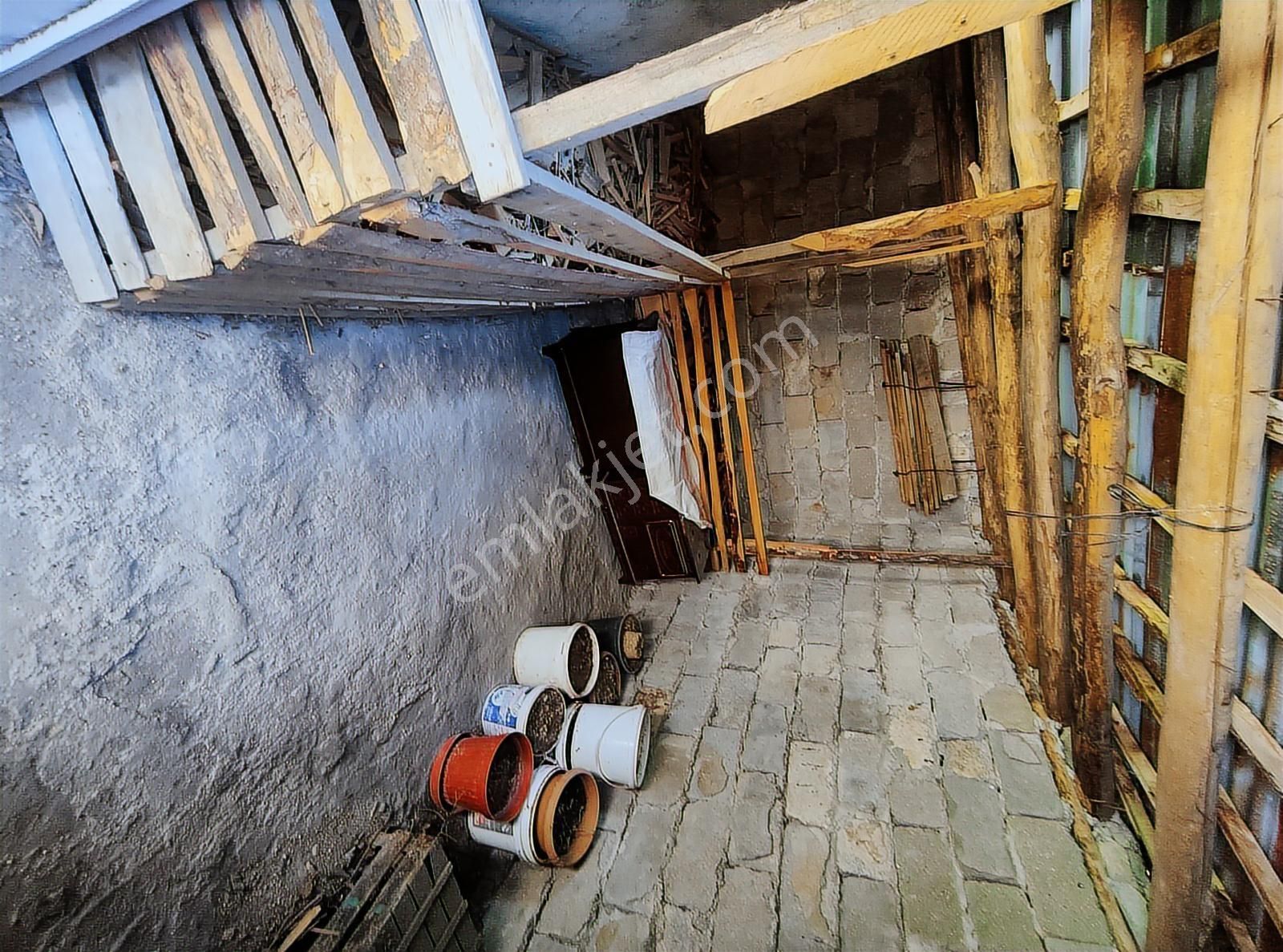 Özpınar ,dan Bahçelievler Satılık Müstakil 314 M2 Yalıtım-kombi - Görsel 17