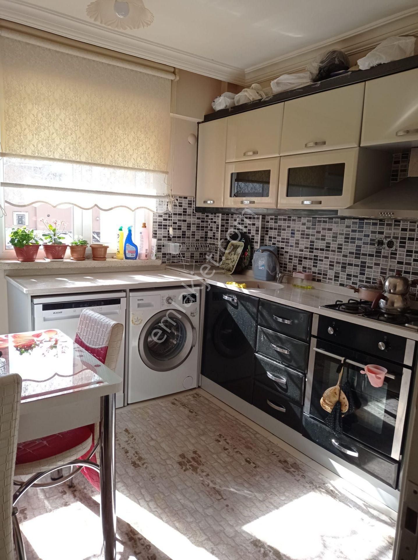 Afyon Üçok Emlaktan Mareşal F Çakmak Mah Satılık 2+1 Temiz Bakımlı Lüx Daire - Görsel 8