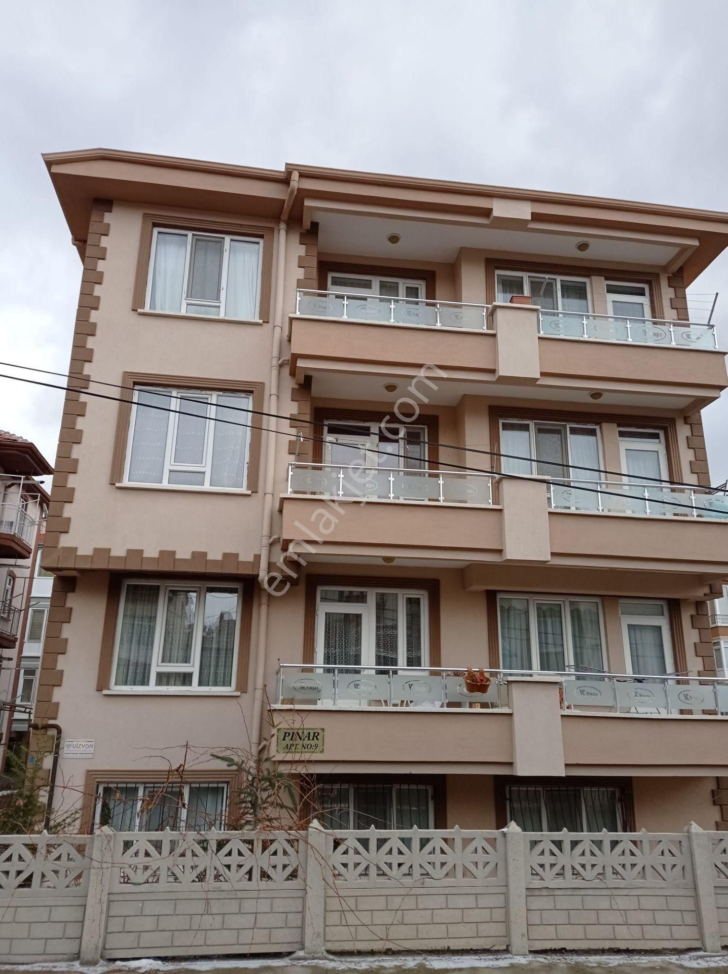 Afyon Üçok Emlaktan Mareşal F Çakmak Mah Satılık 2+1 Temiz Bakımlı Lüx Daire