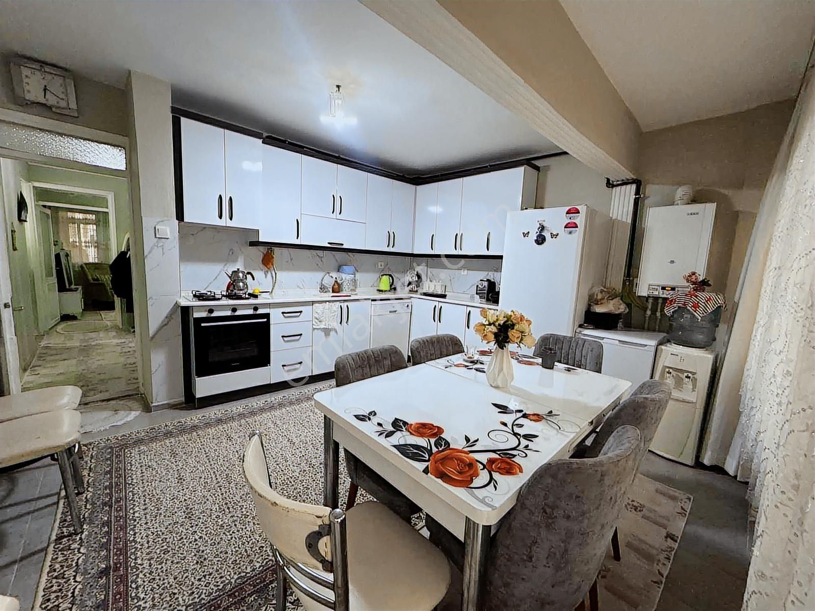 Buca Fırat Mah. 120 M2. 2+1 Satılık D.gazlı Arakat Daire - Görsel 8