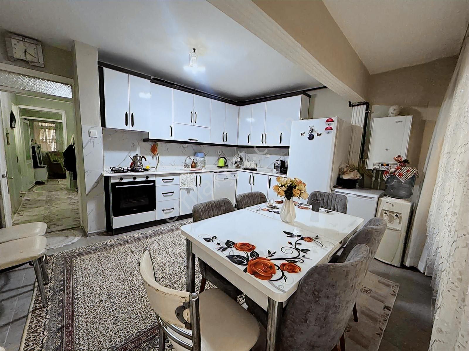 Buca Fırat Mah. 120 M2. 2+1 Satılık D.gazlı Arakat Daire - Görsel 11