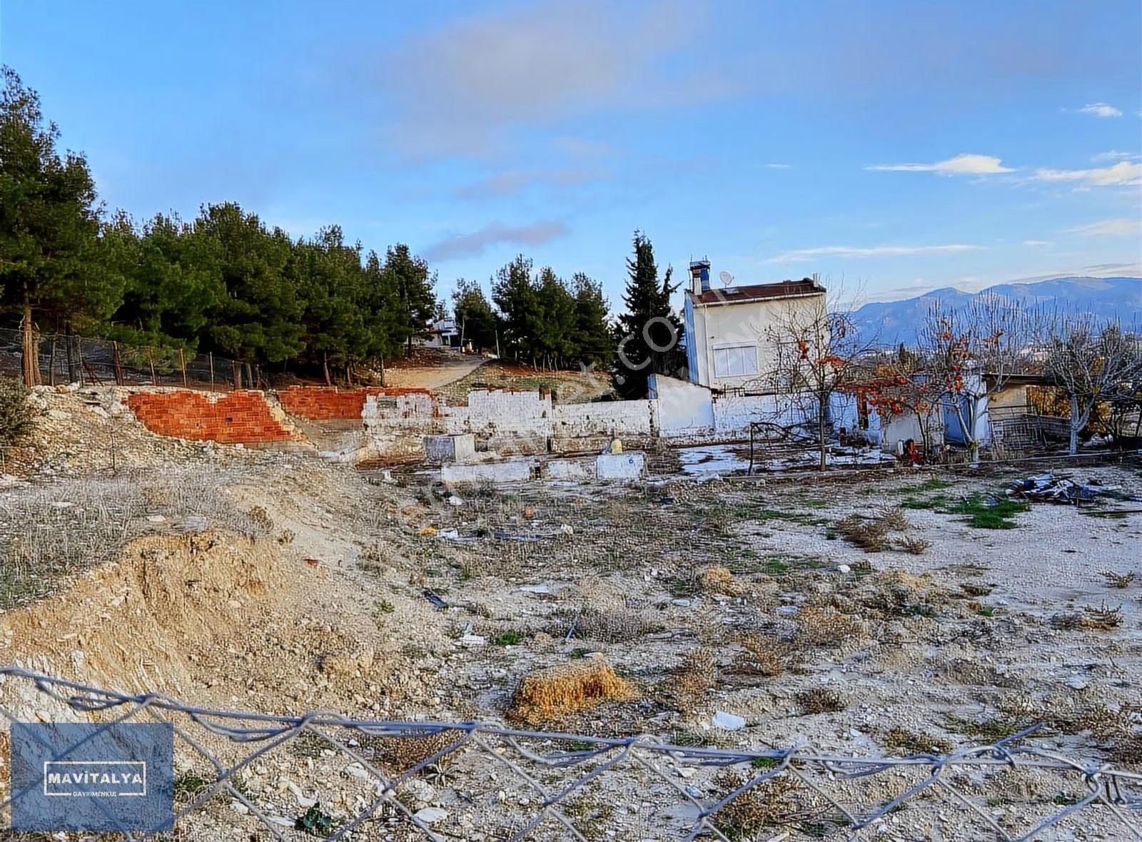 Bademağacında Mahalle İçinde Satılık 670 M2 İmarlı Köşebaşı Arsa - Görsel 2