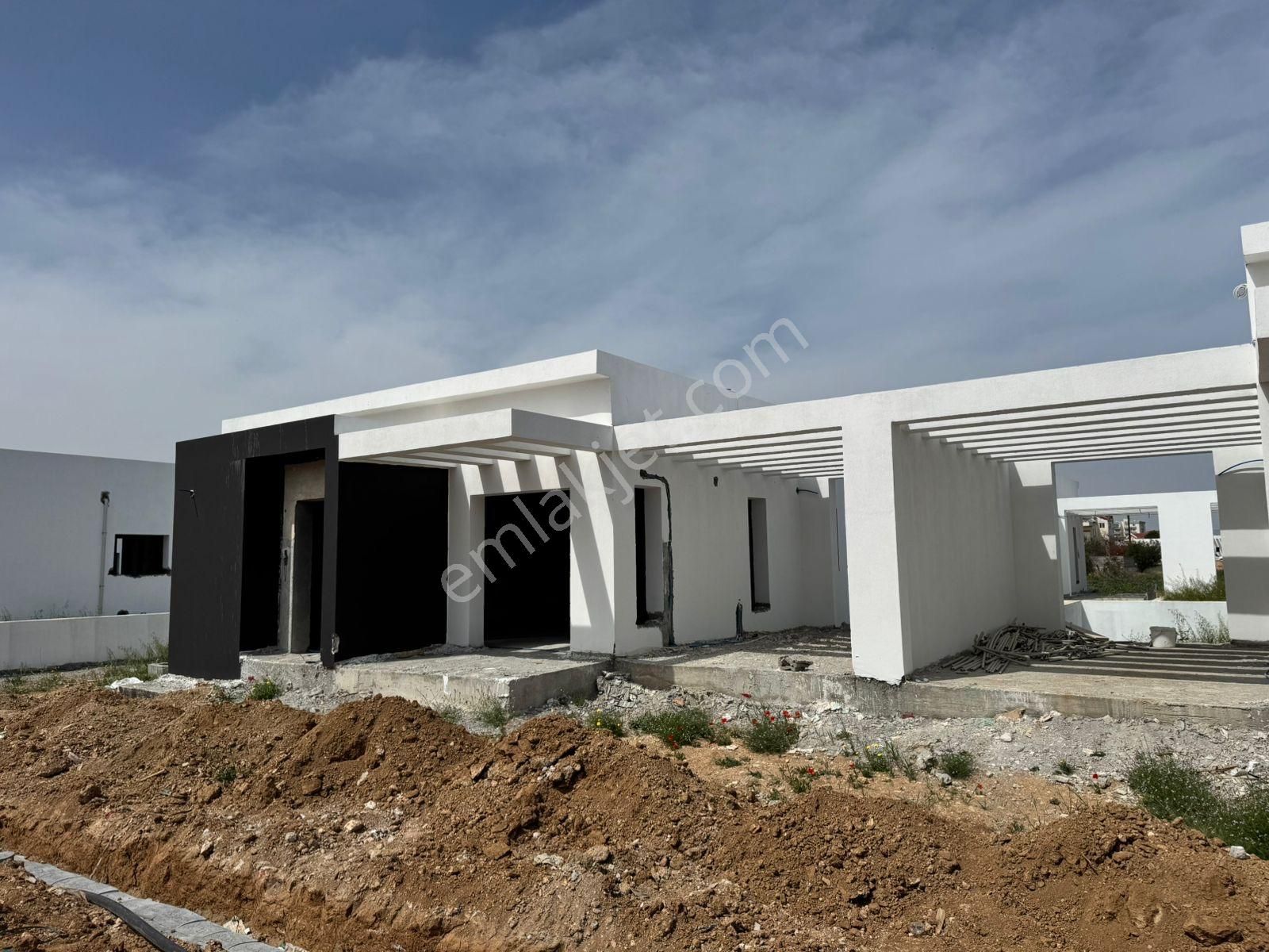 Yeniboğaziçi’nde Satılık 2+1 Villa | Özel Garaj & Bahçeli | Yakın Doğu Okuluna Yürüme Mesafesinde - Görsel 3