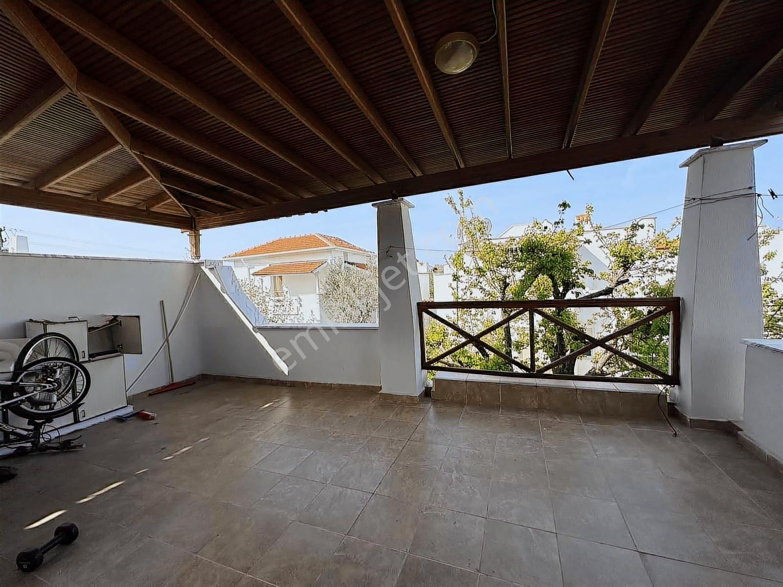 Ayvalık'ta Denize 100m Müstakil 3+1 Villa - Görsel 9