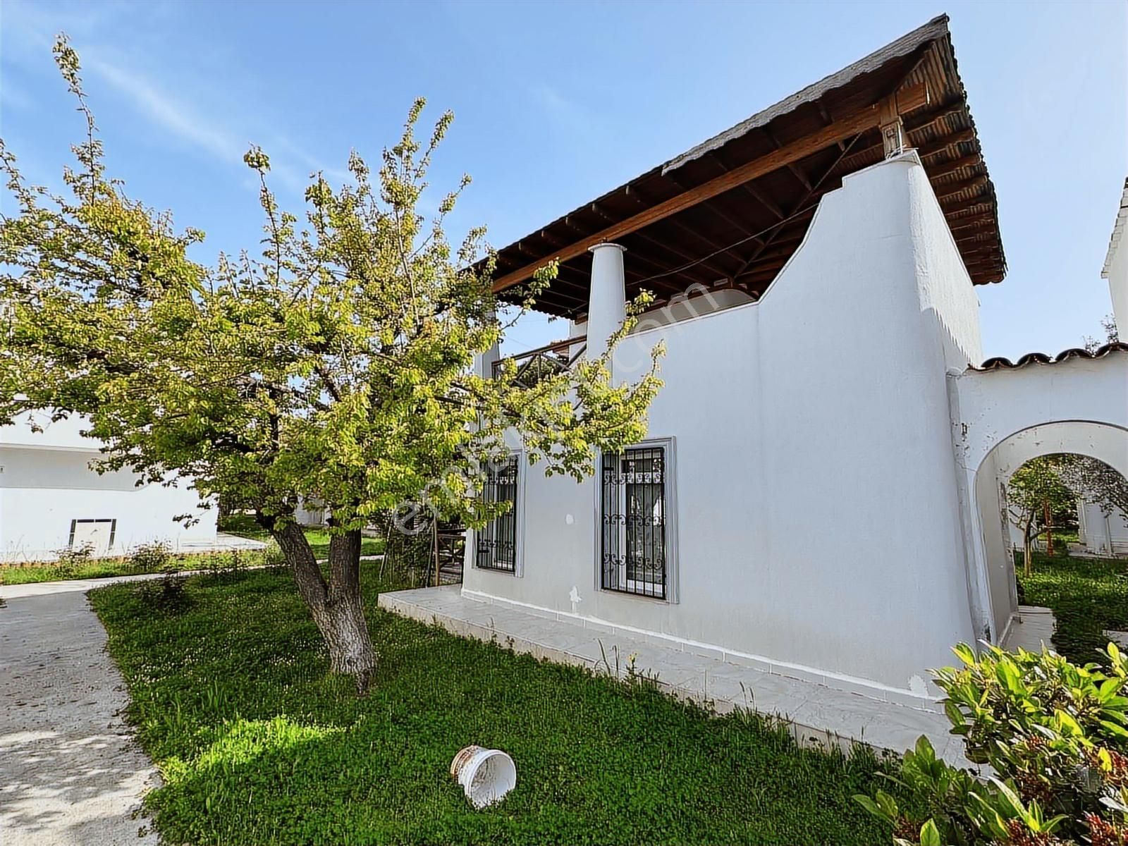 Ayvalık'ta Denize 100m Müstakil 3+1 Villa - Görsel 29