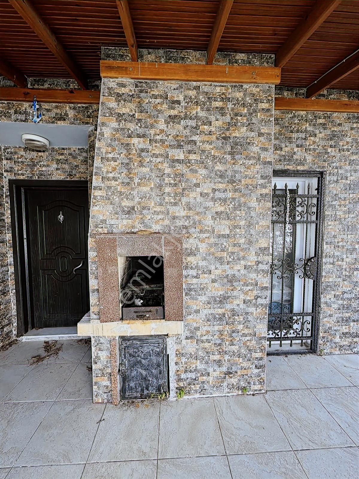 Ayvalık'ta Denize 100m Müstakil 3+1 Villa - Görsel 27