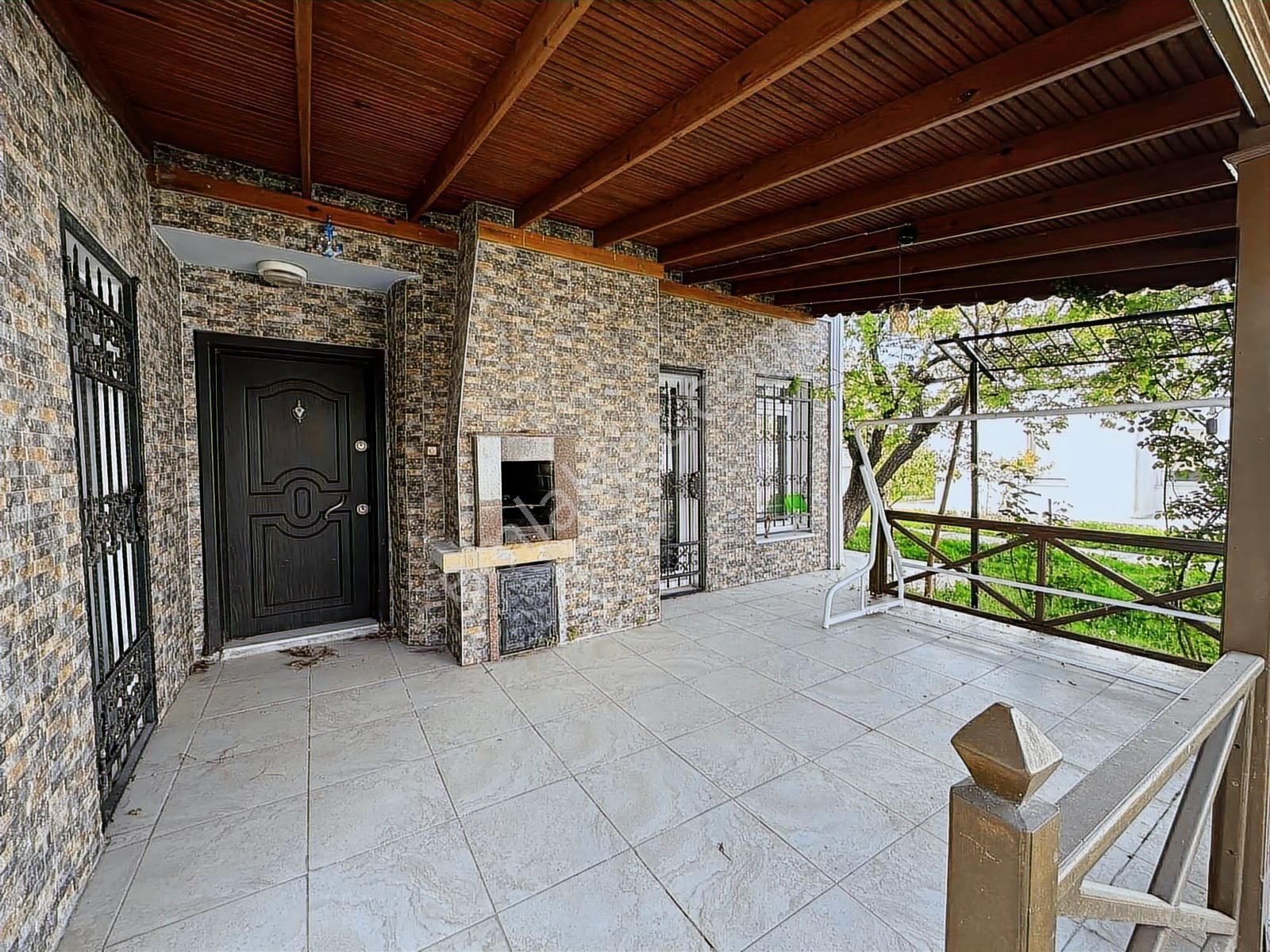 Ayvalık'ta Denize 100m Müstakil 3+1 Villa - Görsel 28