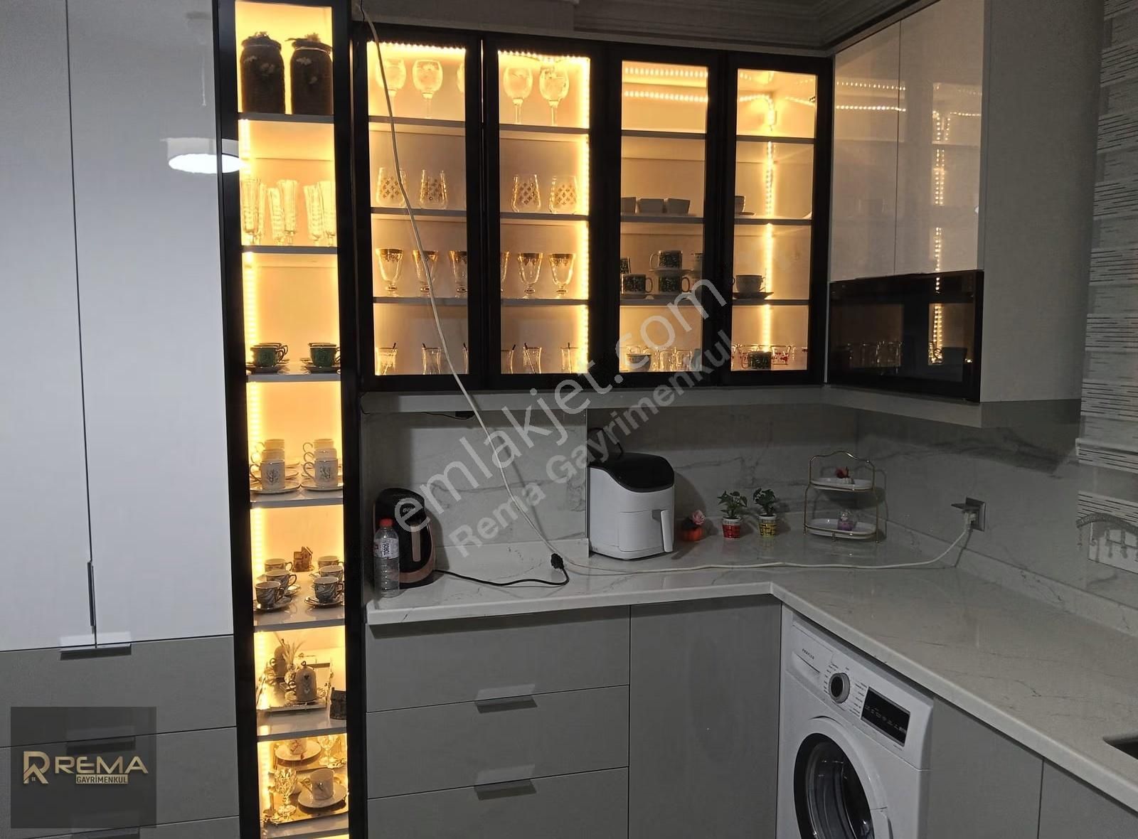 Sarıçam Belediye Civarı 3+1 K.mutfak Geniş Oturumlu Lüks Daire !