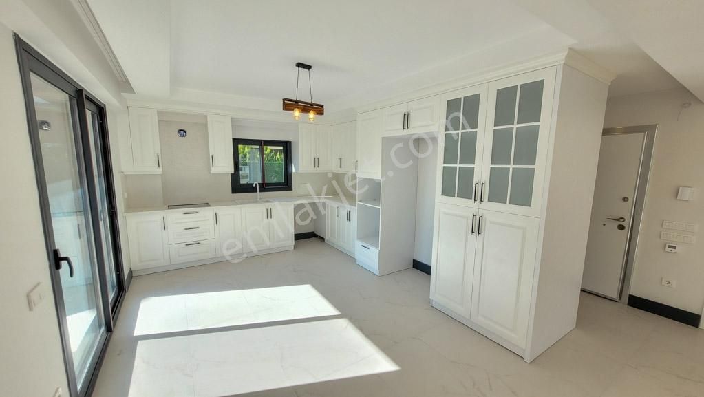 Prestijli Galaksi Villalarında 4+1 Havuzlu & Full Eşyalı Villa - Görsel 35