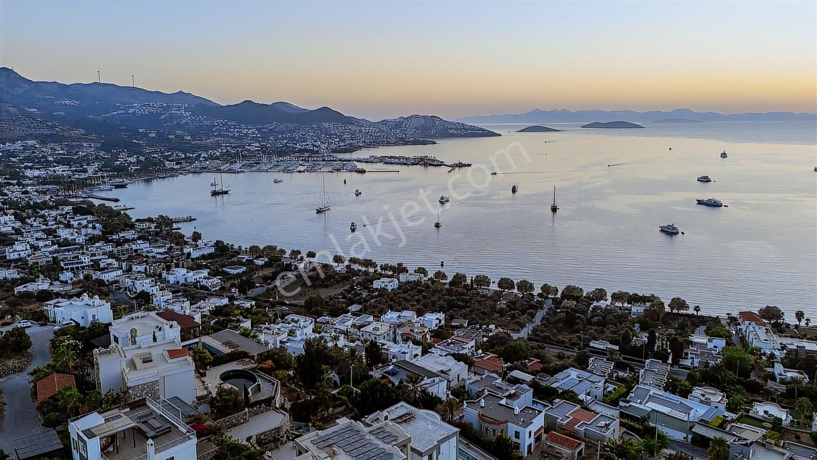 Yalıkavak'ta Deniz Manzaralı 6+2 Özel Havuzlu Villa - Görsel 16