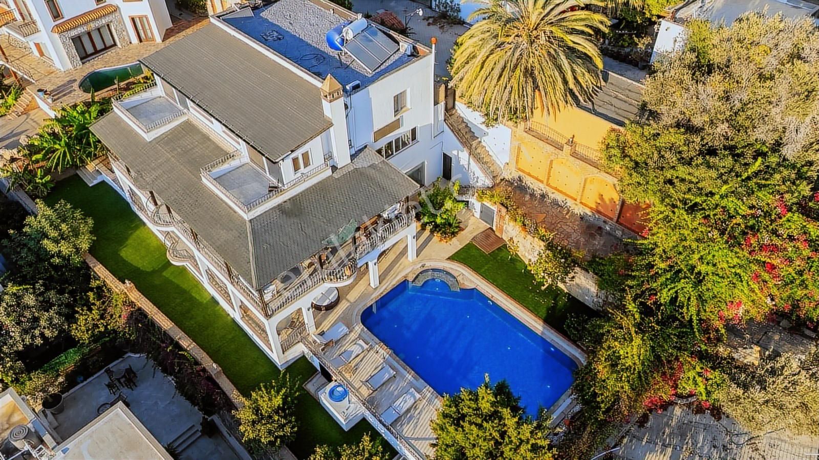 Yalıkavak'ta Deniz Manzaralı 6+2 Özel Havuzlu Villa - Görsel 15