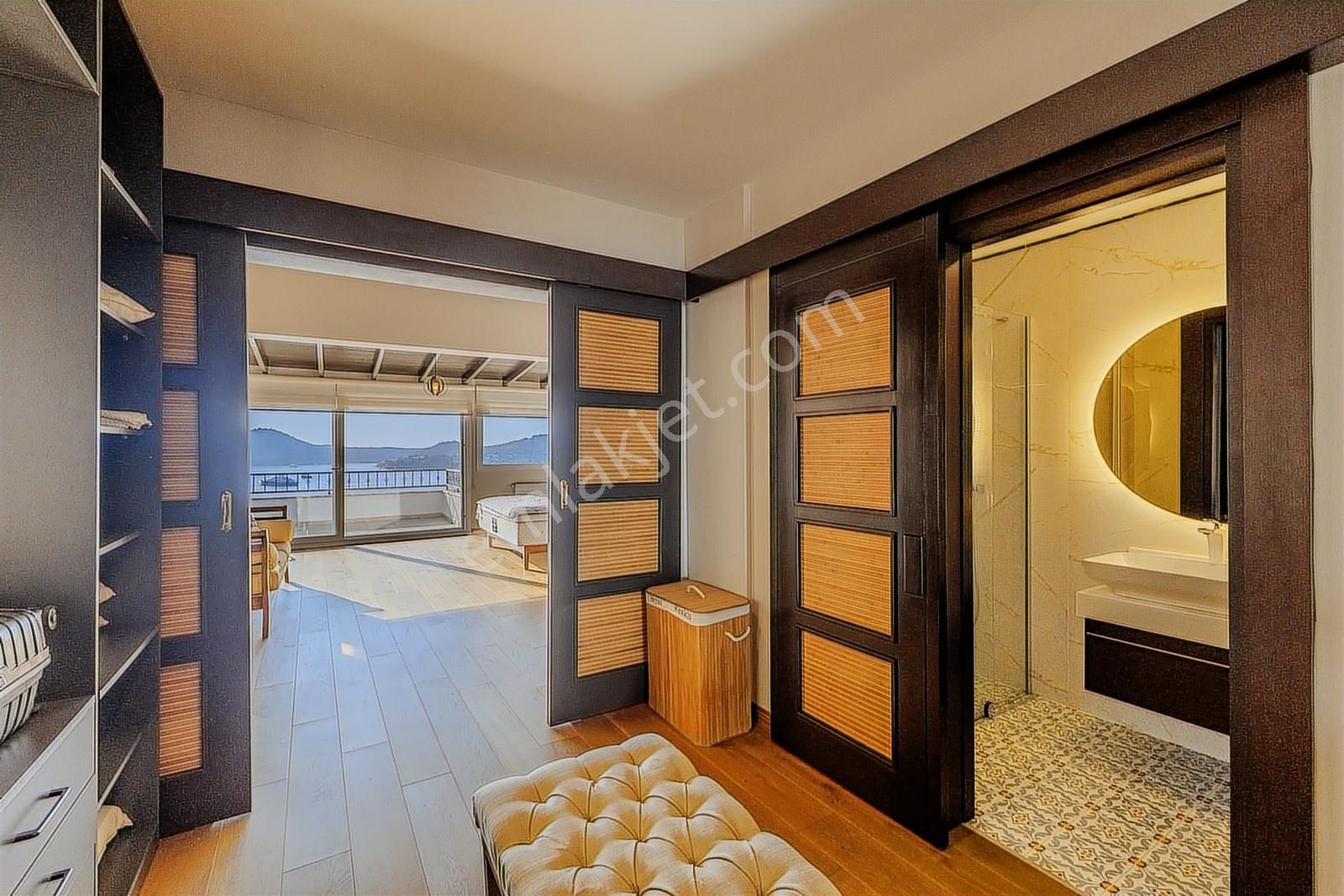 Yalıkavak'ta Deniz Manzaralı 6+2 Özel Havuzlu Villa - Görsel 9