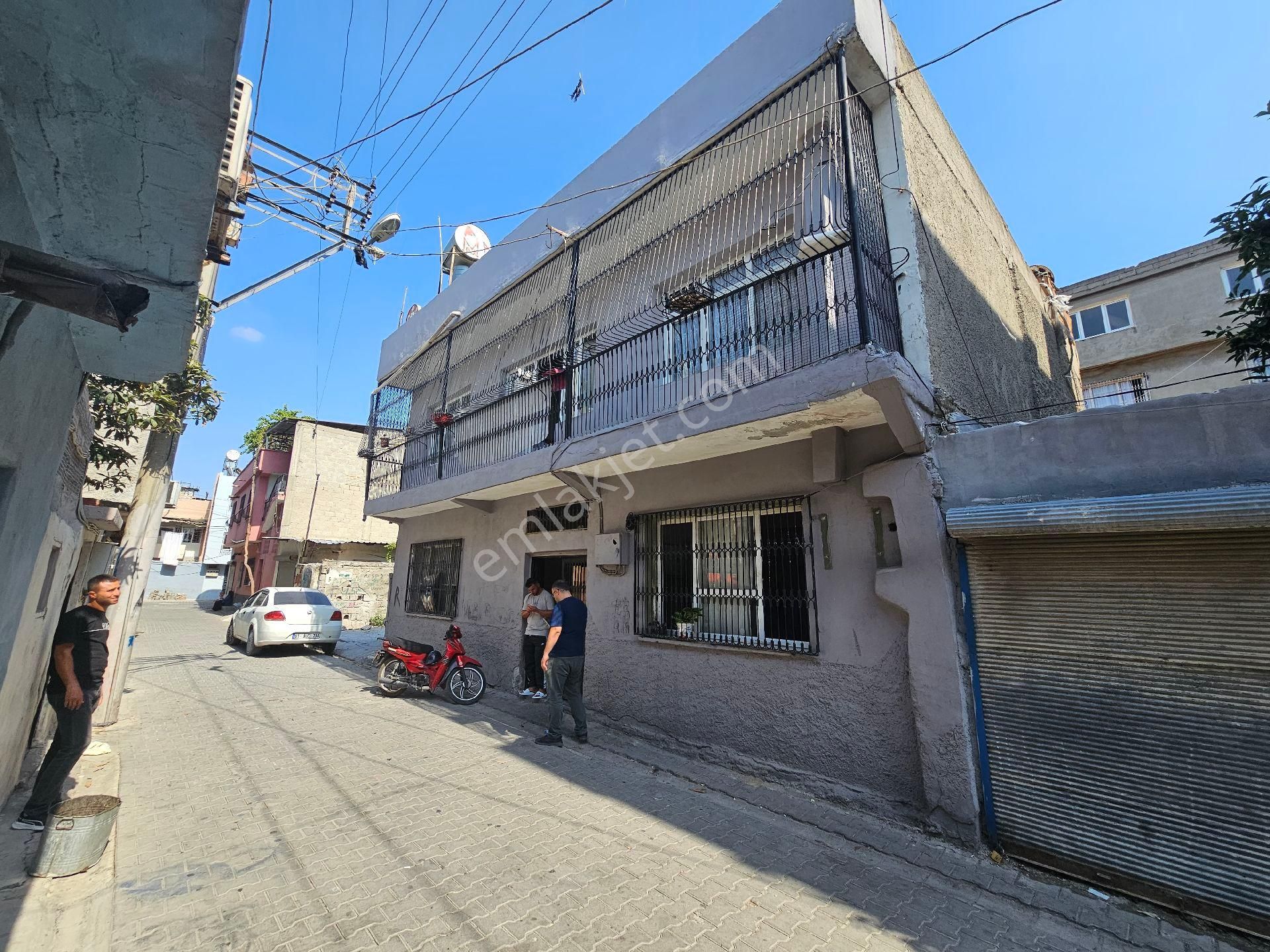 Seyhan Da Gülpınar Mh Salı Pazarına Yakın 200 Mt 3+1 2 Katlı Müstakil Ev - Görsel 17