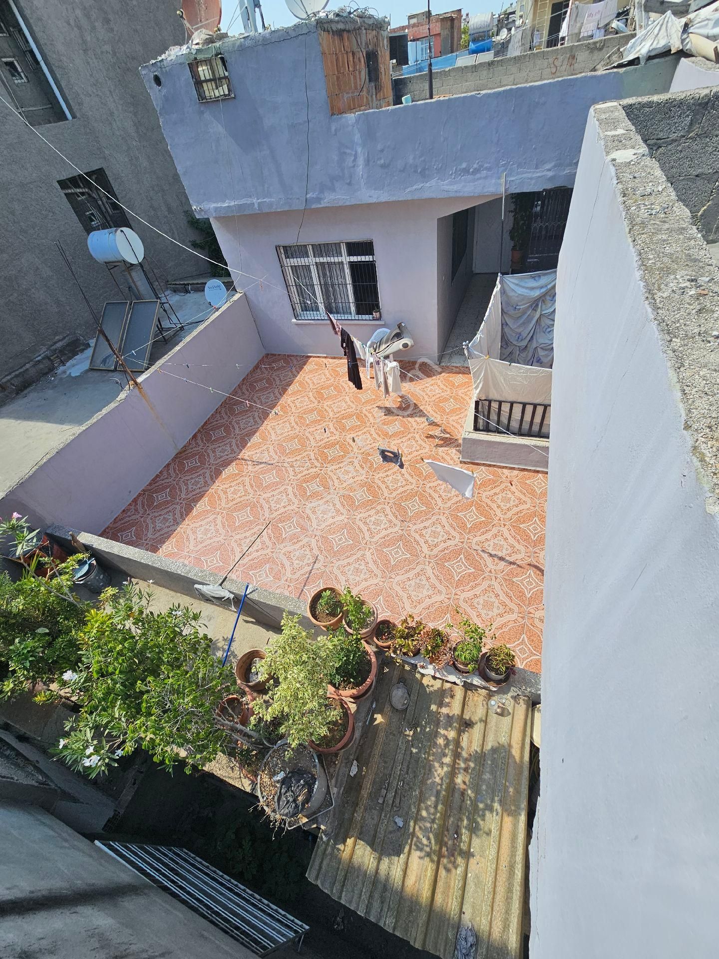 Seyhan Da Gülpınar Mh Salı Pazarına Yakın 200 Mt 3+1 2 Katlı Müstakil Ev - Görsel 16