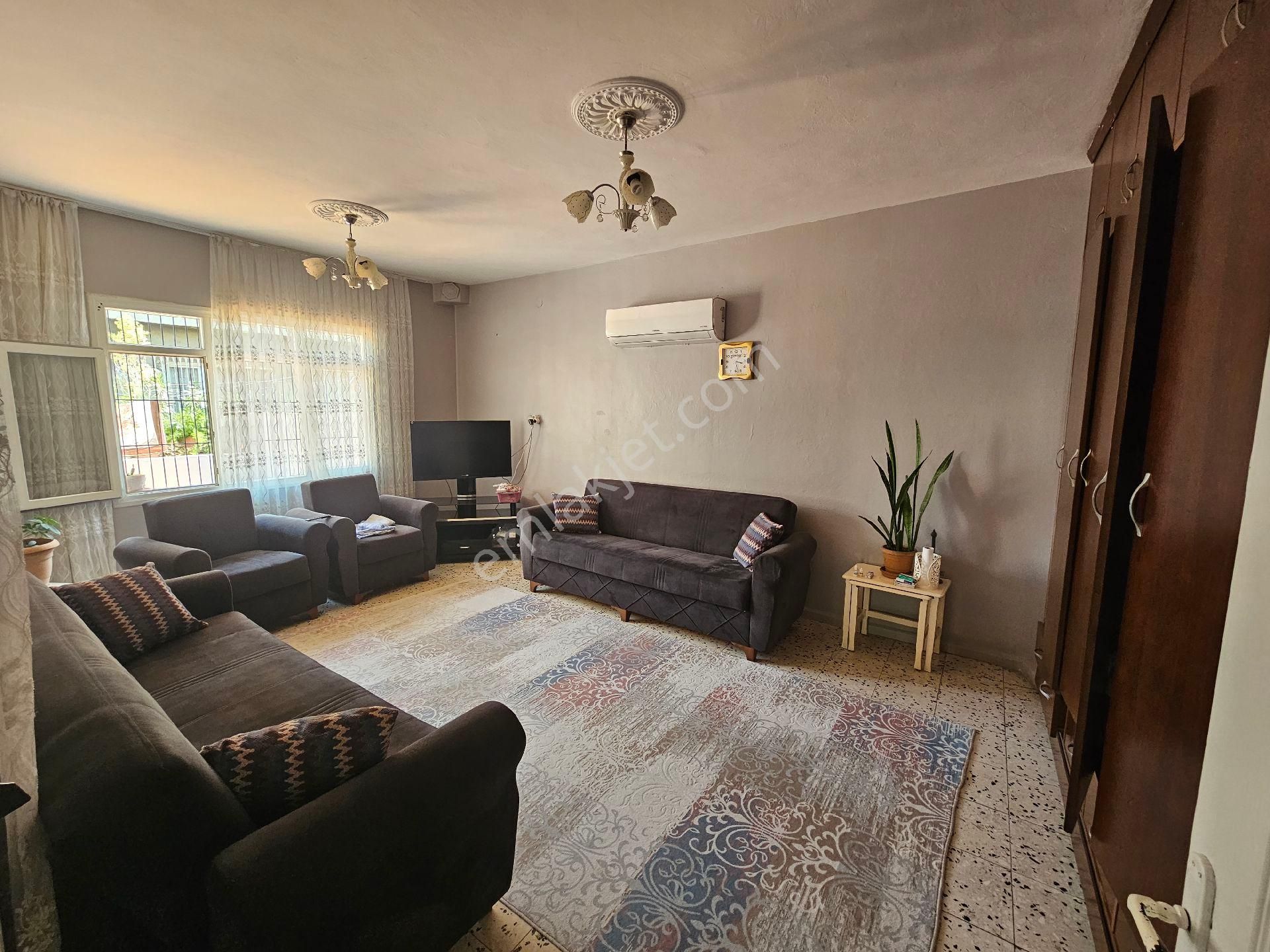 Seyhan Da Gülpınar Mh Salı Pazarına Yakın 200 Mt 3+1 2 Katlı Müstakil Ev - Görsel 8