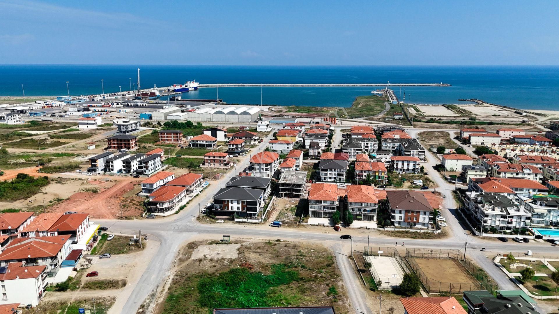 Karasu’da Aile Dostu Havuzlu Site İçinde 2+1 Daire - Görsel 8