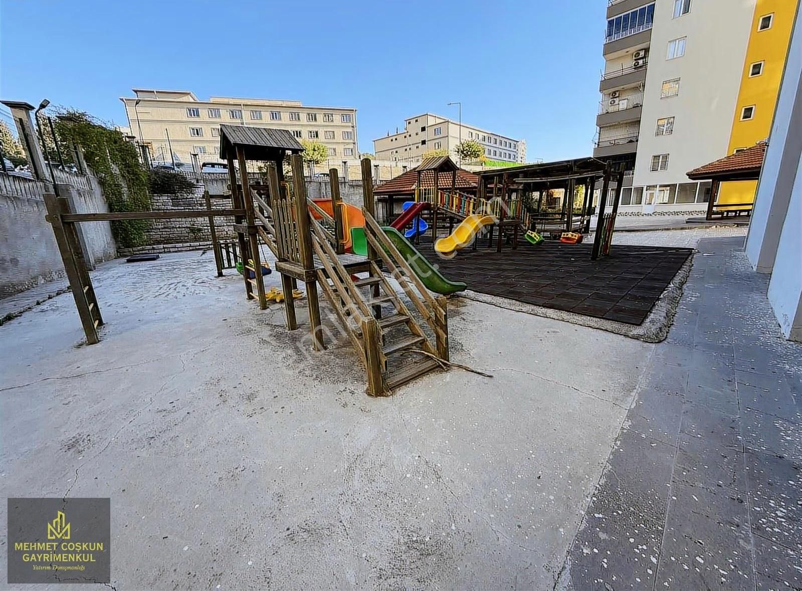 Medline Hastanesi Karşısında İskanlı Satılık 4+1 Geniş Daire - Görsel 9