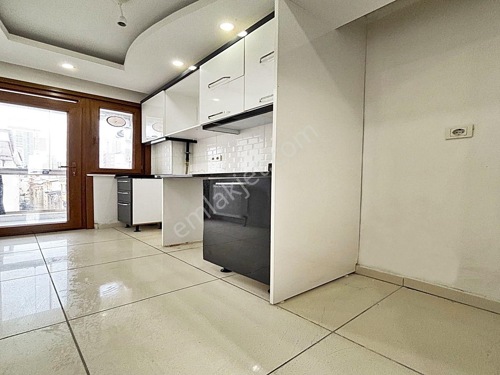 Cadde34'den Eminevime & %70 Krediye Uygun Metrobüse 5 Dk Sıfır 2+1 Balkonlu Arakat Satılık Daire