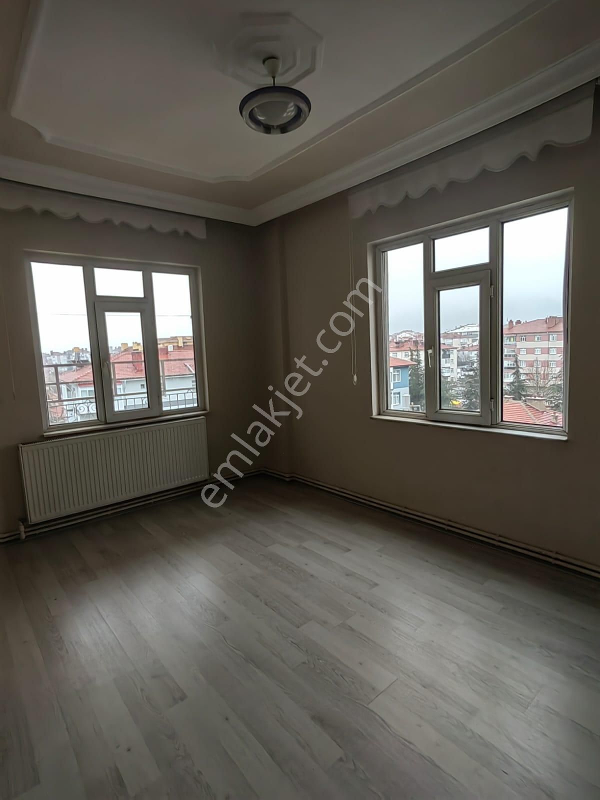 Akçay Emlak'tan Akşehir Stadyum Civarı Asansörlü Doğalgaz Kombili Ara Kat Kiralık 3+1 Daire - Görsel 34