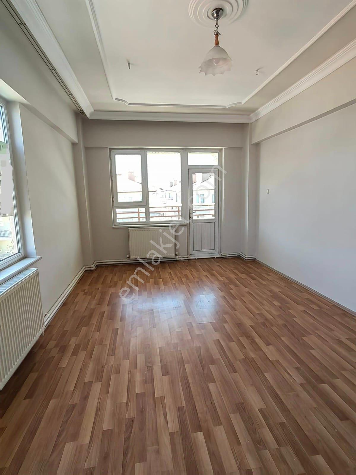 Akçay Emlak'tan Akşehir Koşuyolunda Asansörlü Ara Kat Kombili Kiralık 3+1 Daire - Görsel 20