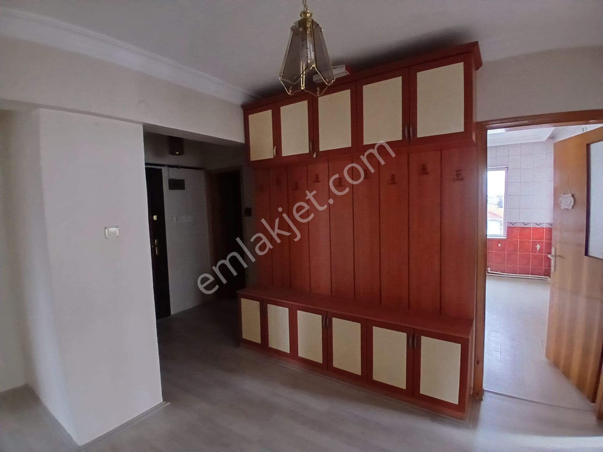 Akçay Emlak'tan Akşehir Stadyum Civarı Asansörlü Doğalgaz Kombili Ara Kat Kiralık 3+1 Daire - Görsel 12