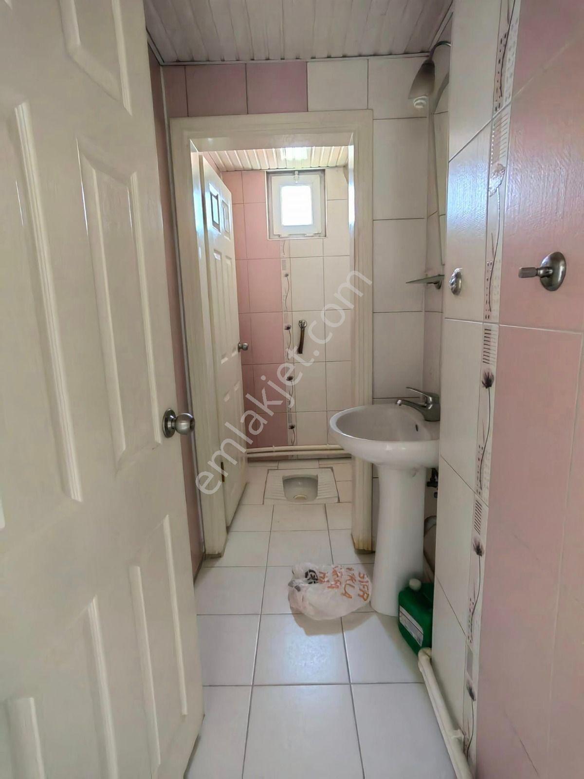 Akçay Emlak'tan Akşehir Koşuyolunda Asansörlü Ara Kat Kombili Kiralık 3+1 Daire - Görsel 24