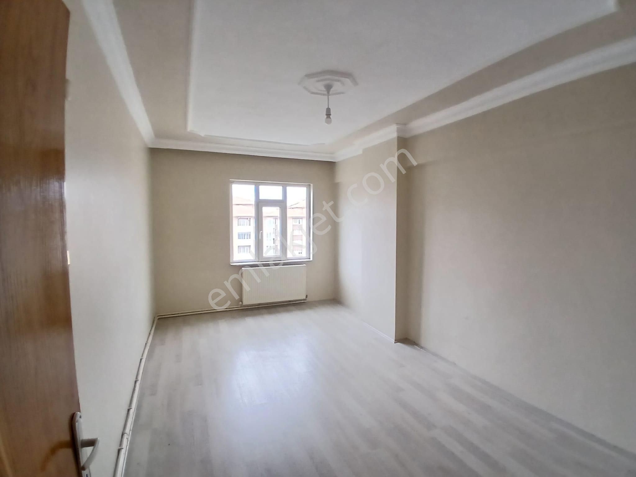 Akçay Emlak'tan Akşehir Stadyum Civarı Asansörlü Doğalgaz Kombili Ara Kat Kiralık 3+1 Daire - Görsel 16