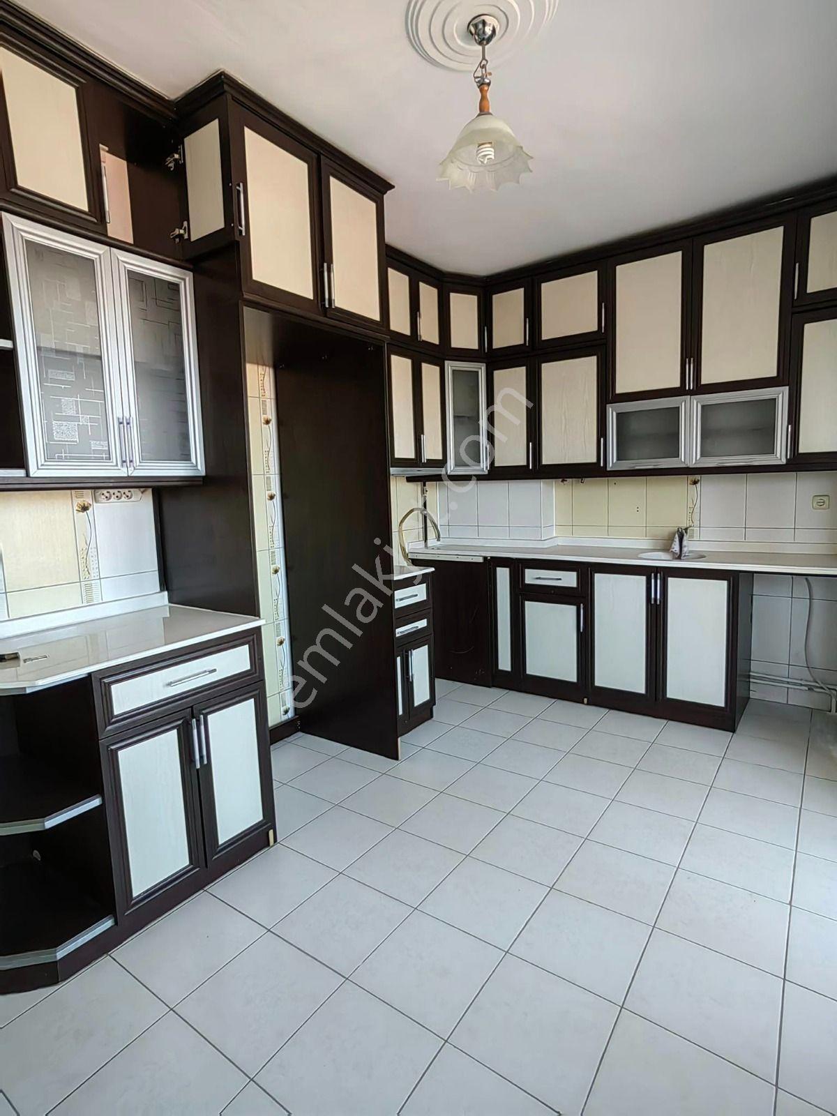 Akçay Emlak'tan Akşehir Koşuyolunda Asansörlü Ara Kat Kombili Kiralık 3+1 Daire - Görsel 3