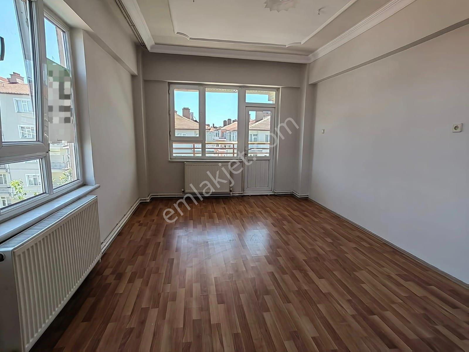 Akçay Emlak'tan Akşehir Koşuyolunda Asansörlü Ara Kat Kombili Kiralık 3+1 Daire - Görsel 31