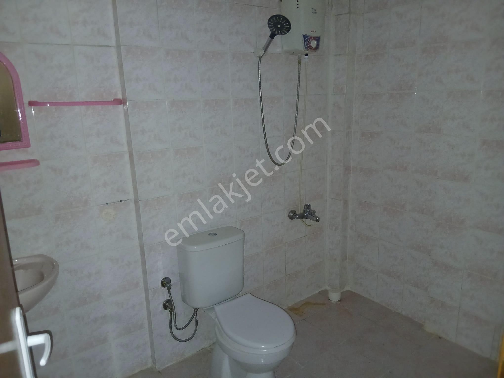Akçay Emlak'tan Akşehir Stadyum Civarı Asansörlü Doğalgaz Kombili Ara Kat Kiralık 3+1 Daire - Görsel 27