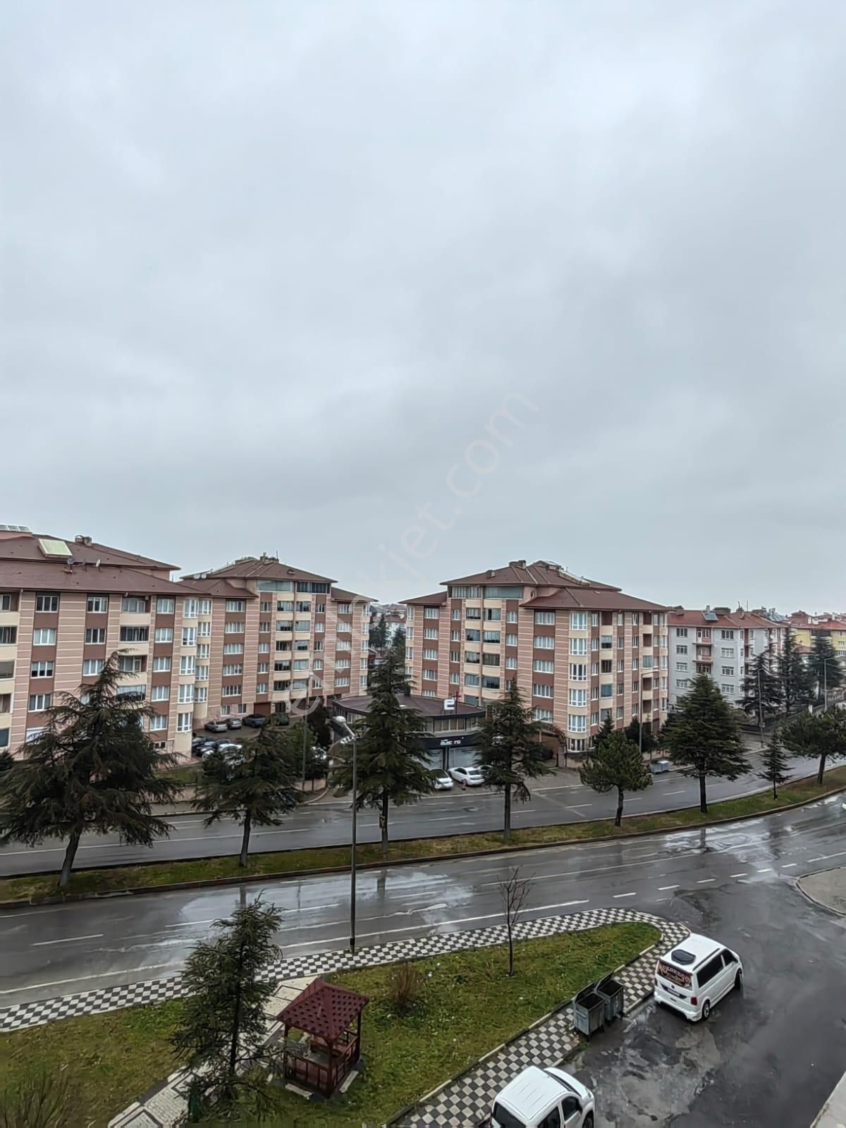 Akçay Emlak'tan Akşehir Stadyum Civarı Asansörlü Doğalgaz Kombili Ara Kat Kiralık 3+1 Daire - Görsel 32