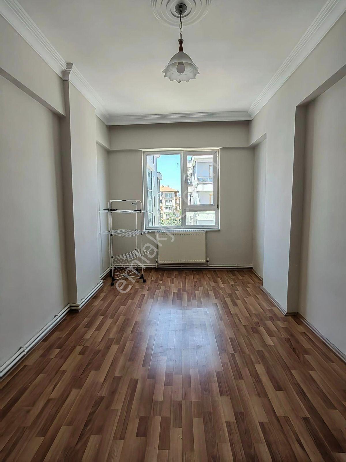 Akçay Emlak'tan Akşehir Koşuyolunda Asansörlü Ara Kat Kombili Kiralık 3+1 Daire - Görsel 21