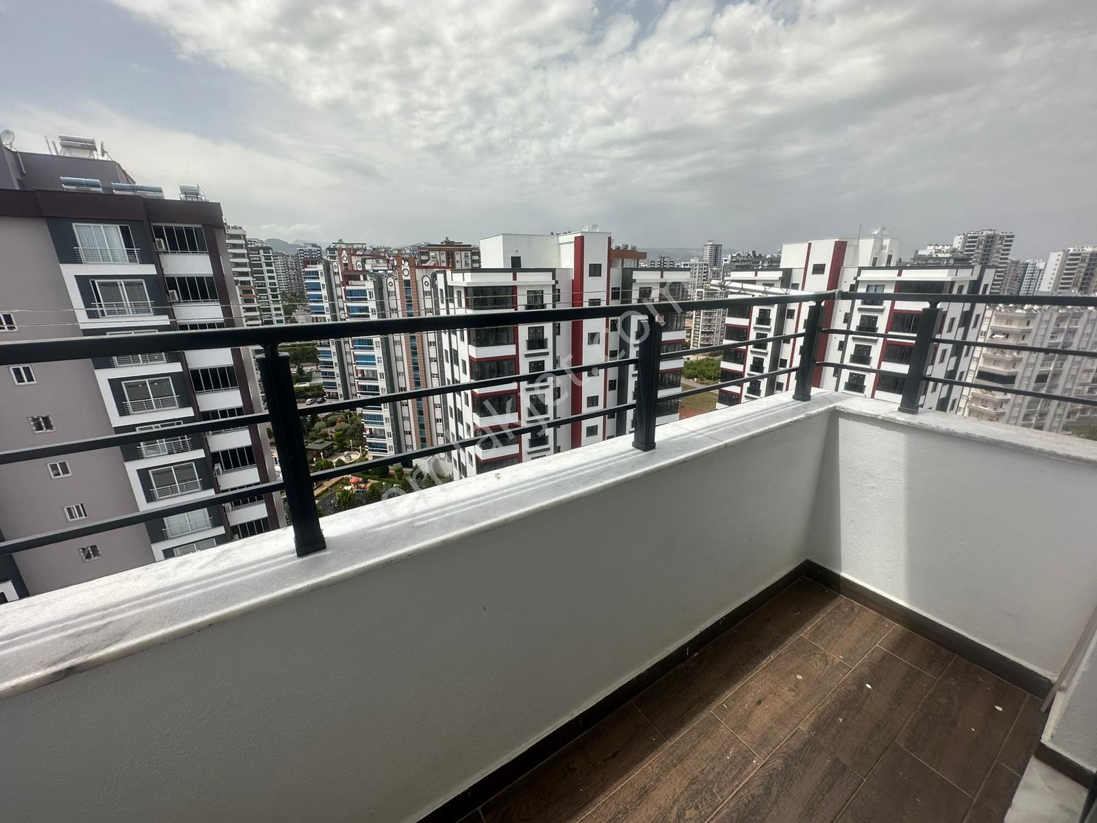 Kolezyum'dan Mezitli Soli Civarı Havuzlu Özel Tasarım 2+1 ! - Görsel 26