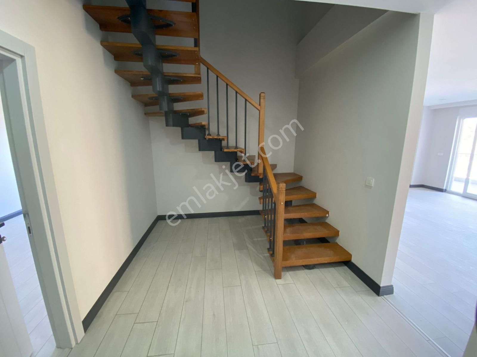 Ilıca'da Site İçinde 3+1 Kiralık Dubleks Daire - Görsel 14