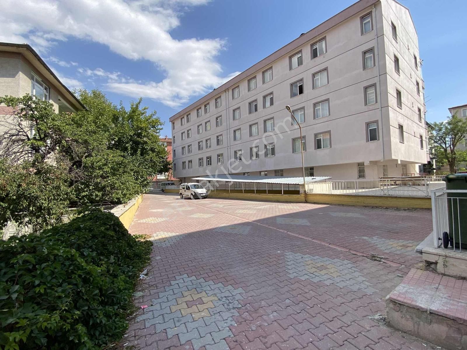 Yeğenoğlu Caddesi Bakımlı 4+1 Geniş Daire - Görsel 29