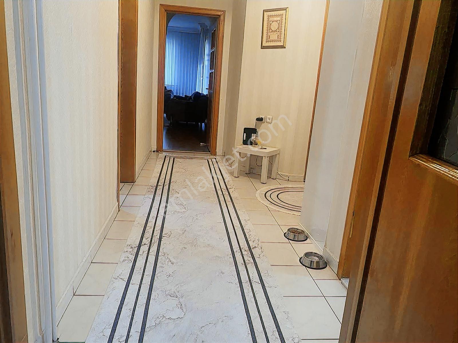 Yeğenoğlu Caddesi Bakımlı 4+1 Geniş Daire - Görsel 23