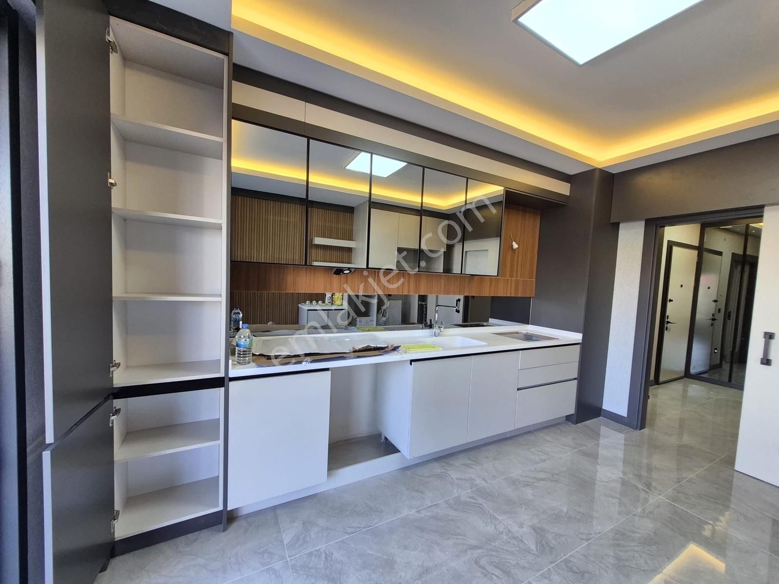 Bağlıca Göbekte Site İçerisinde 2+1 Satılık Daire