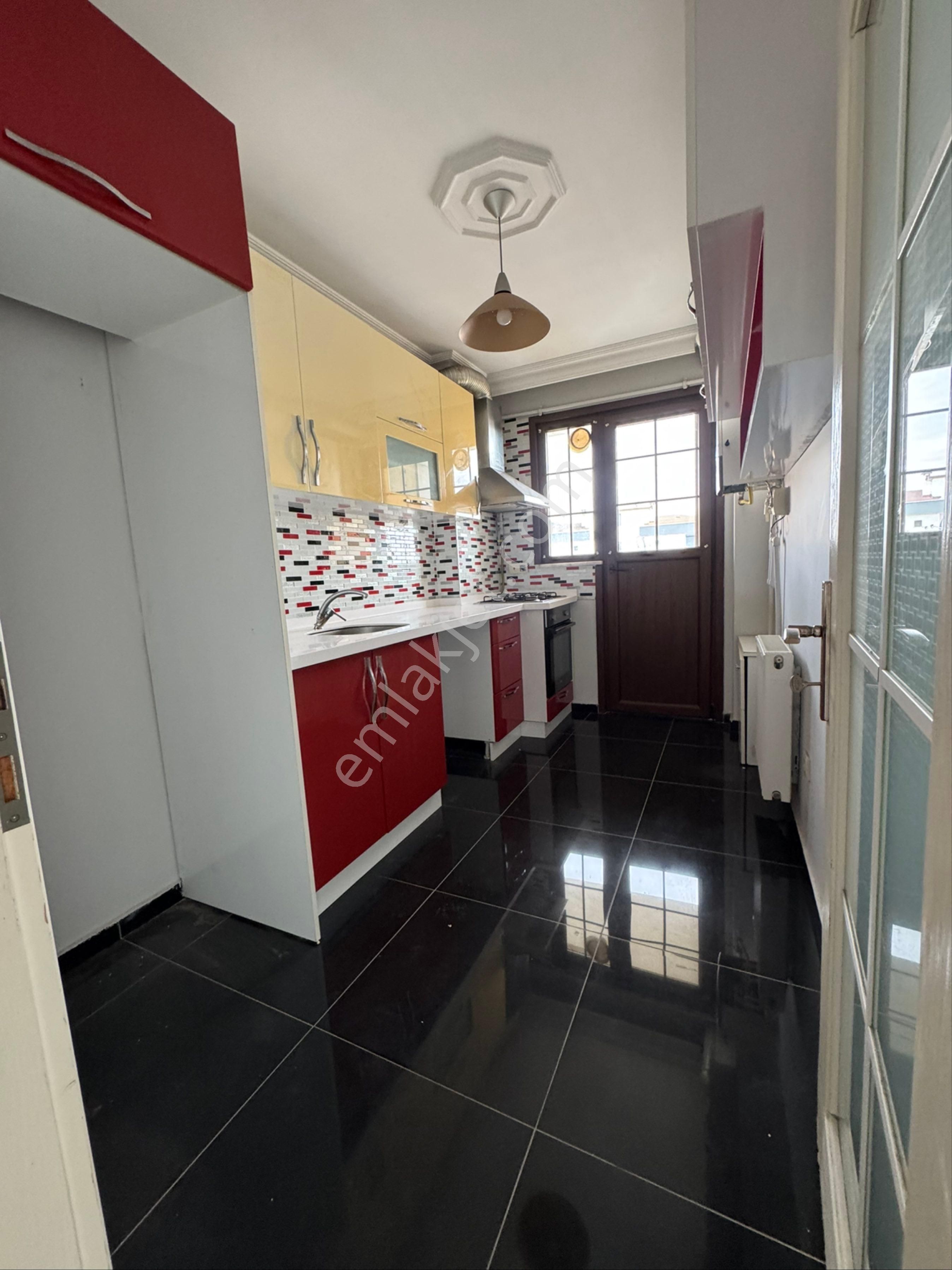 Katta Tek 3+1 Boş Satılık - Görsel 5