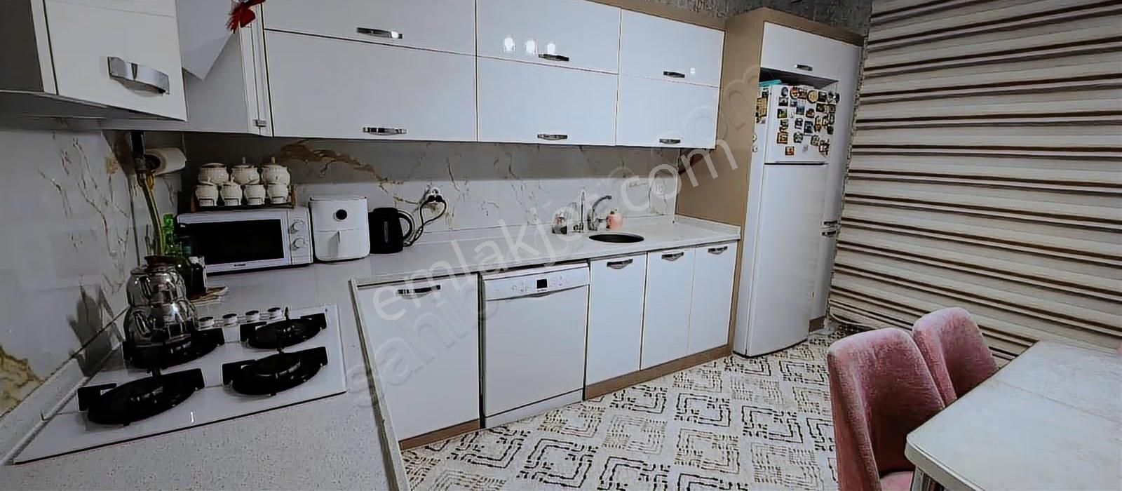 Seyran Emlaktan Merkezi Konumda Satılık Bakımlı 3+1 Daire - Görsel 16