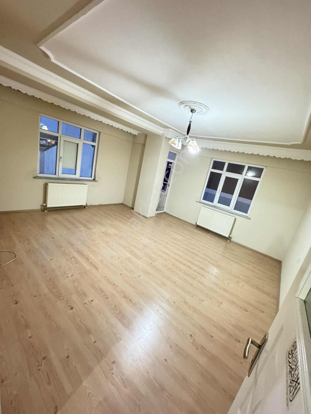 Kapaklı Yeni Hastane Bölgesi Cadde Üstü 3+1 Kiralık Daire